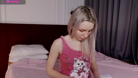 tinasiner online show from 02-23-25, 02:04