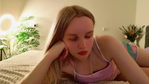 tinasiner online show from 04-26-26, 03:42