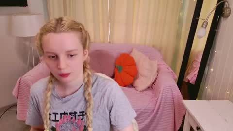 tinasiner online show from 05-29-26, 11:08
