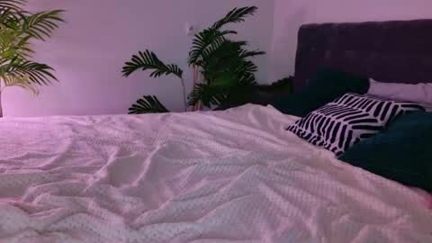 tinasiner online show from 06-03-26, 02:33