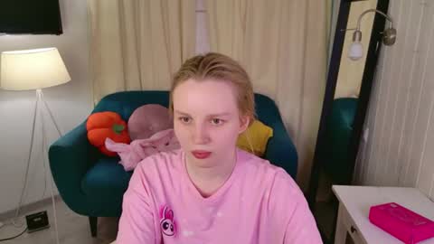 tinasiner online show from 06-11-26, 01:53