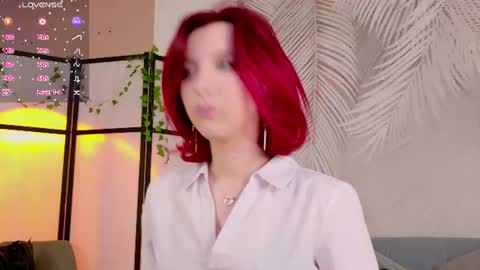 Snapshot of tinatores chatting on 07-17-26, 06:13 Tina online show from 07-17-26, 06:13