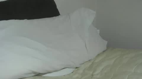 Snapshot of tinaxxxpetite chatting on 01-15-25, 01:34 Tina online show from 01-15-25, 01:34