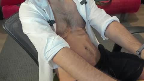 Snapshot of tinc chatting on 10-13-25, 05:02 Peter online show from 10-13-25, 05:02