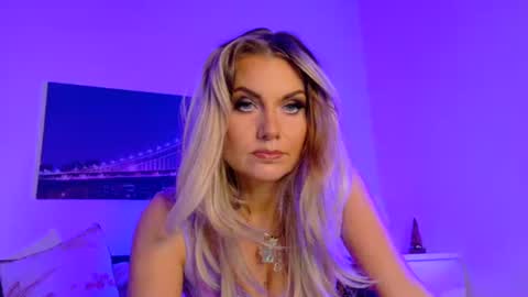 tinkerbell822 online show from 09-30-25, 07:57