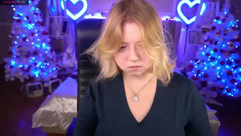 Snapshot of tinkerrbelll chatting on 12-30-24, 01:58 TinkerrBelll online show from 12-30-24, 01:58