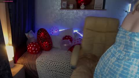 Snapshot of tinkerrbelll chatting on 02-07-25, 12:42 TinkerrBelll online show from 02-07-25, 12:42