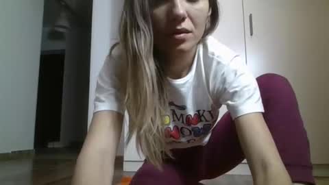 tinna21 online show from 04-29-26, 08:15