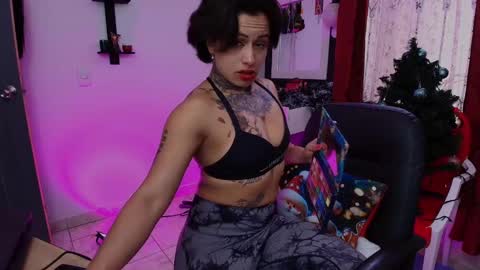 I AM BELLA  ----------- follow my  IG  TINNS 69 online show from 12-14-24, 07:14