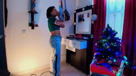 I AM BELLA  ----------- follow my  IG  TINNS 69 online show from 12-24-24, 09:22