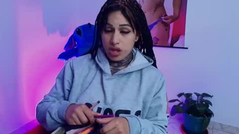 I AM BELLA  ----------- follow my  IG  TINNS 69 online show from 02-15-25, 08:00