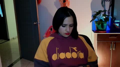 I AM BELLA  ----------- follow my  IG  TINNS 69 online show from 10-27-25, 12:47