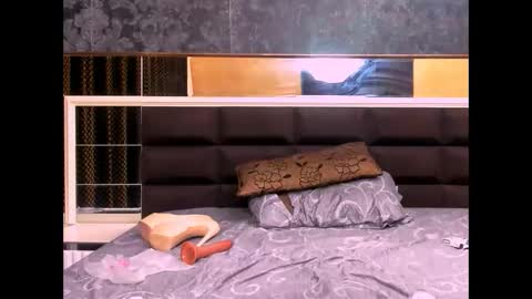 Snapshot of tinnymillie chatting on 11-09-25, 07:17 Millie online show from 11-09-25, 07:17