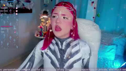 Snapshot of tiny__emmy chatting on 11-21-25, 05:50 Emmy blue berry1 online show from 11-21-25, 05:50