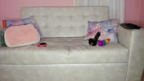 tiny_cora online show from 01-06-25, 07:35