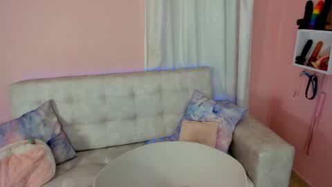 tiny_cora online show from 02-05-25, 04:36