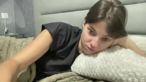 Gloria online show from 09-25-25, 03:21