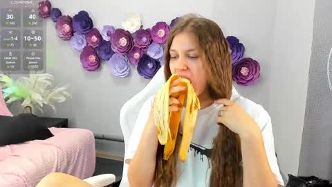 Ariana online show from 04-06-26, 01:58