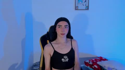 Thomm  Independent Model online show from 06-25-26, 12:10