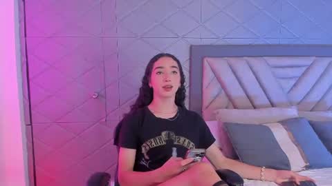 Thomm  Independent Model online show from 07-11-26, 07:16