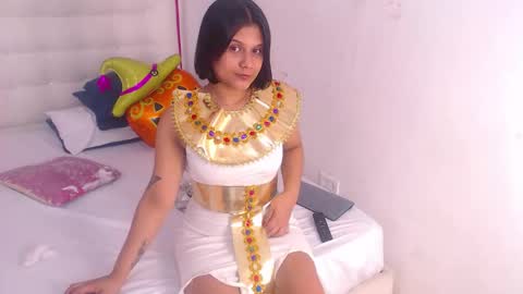 tiny_whore18 online show from 10-28-25, 03:25