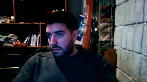 Snapshot of tinycock9393 chatting on 07-22-26, 03:42 Benja online show from 07-22-26, 03:42