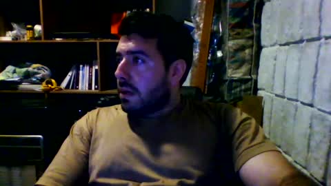 Snapshot of tinycock9393 chatting on 08-03-26, 04:11 Benja online show from 08-03-26, 04:11