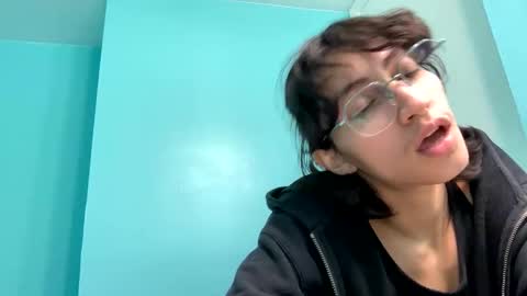 Snapshot of tinyhairycherry chatting on 10-21-25, 04:24 tinyhairycherry online show from 10-21-25, 04:24