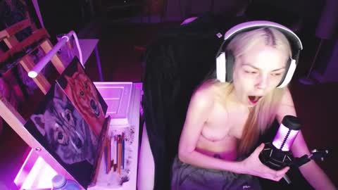 stage Kylie Sinner  brand CLITBAIT online show from 02-12-25, 10:26