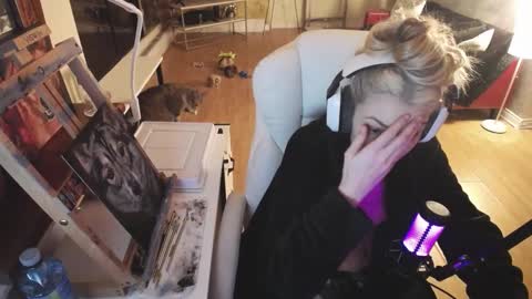 stage Kylie Sinner  brand CLITBAIT online show from 02-18-25, 06:37