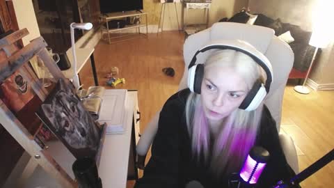 stage Kylie Sinner  brand CLITBAIT online show from 02-26-25, 12:38