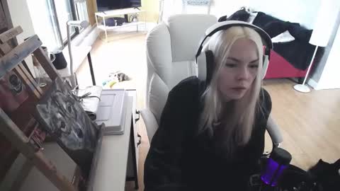 stage Kylie Sinner  brand CLITBAIT online show from 02-26-25, 03:52