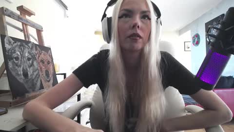 stage Kylie Sinner  brand CLITBAIT online show from 11-09-25, 01:42