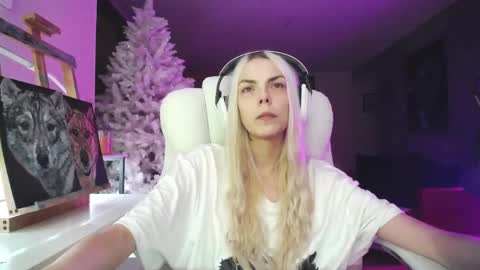 stage Kylie Sinner  brand CLITBAIT online show from 11-18-25, 10:14