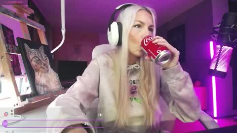 stage Kylie Sinner  brand CLITBAIT online show from 03-03-26, 07:58