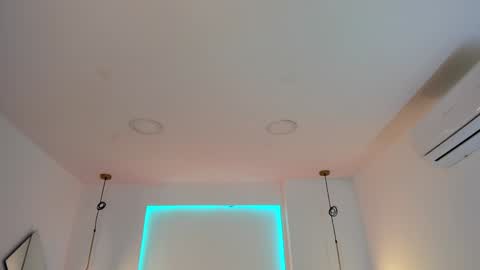 Snapshot of tinymoon_ chatting on 12-20-24, 11:00 Luna online show from 12-20-24, 11:00