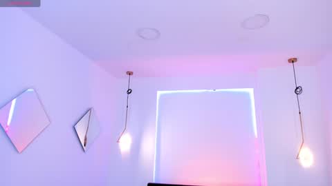 Snapshot of tinymoon_ chatting on 12-27-24, 11:17 Luna online show from 12-27-24, 11:17