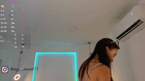 Snapshot of tinymoon_ chatting on 01-30-25, 11:11 Luna online show from 01-30-25, 11:11