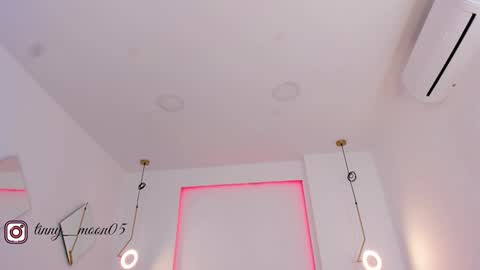 Snapshot of tinymoon_ chatting on 02-03-25, 02:02 Luna online show from 02-03-25, 02:02