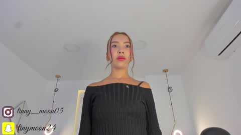 Snapshot of tinymoon_ chatting on 02-06-25, 10:15 Luna online show from 02-06-25, 10:15
