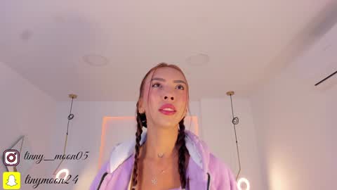 Snapshot of tinymoon_ chatting on 02-08-25, 10:39 Luna online show from 02-08-25, 10:39