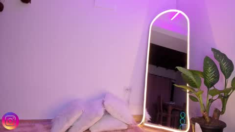 Snapshot of tinymoon_ chatting on 03-11-25, 02:32 Luna online show from 03-11-25, 02:32