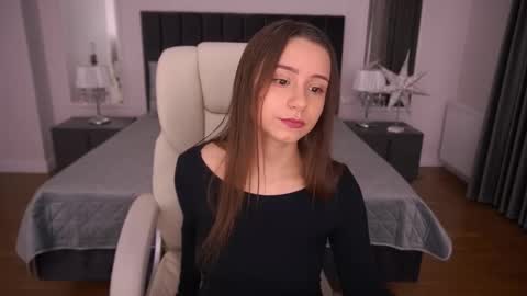 tinynataliee online show from 12-15-25, 02:38