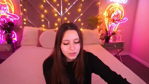 tinynataliee online show from 03-18-26, 03:04