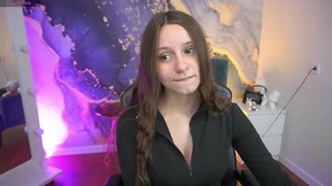 tinynataliee online show from 04-18-26, 02:43