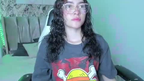 Snapshot of tinysophi chatting on 06-24-26, 03:11 tinysophi online show from 06-24-26, 03:11