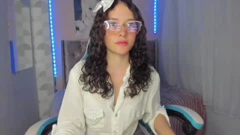 Snapshot of tinysophi chatting on 06-25-26, 06:34 tinysophi online show from 06-25-26, 06:34