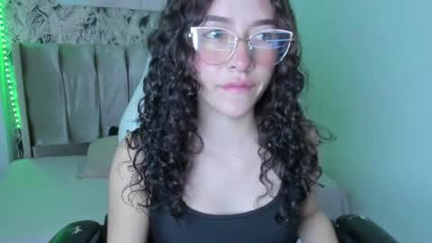Snapshot of tinysophi chatting on 06-26-26, 02:43 tinysophi online show from 06-26-26, 02:43