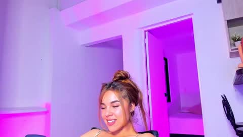 Instagram  tinyw0nder online show from 01-27-25, 10:38