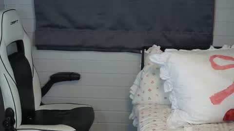 Lili online show from 10-01-25, 07:09